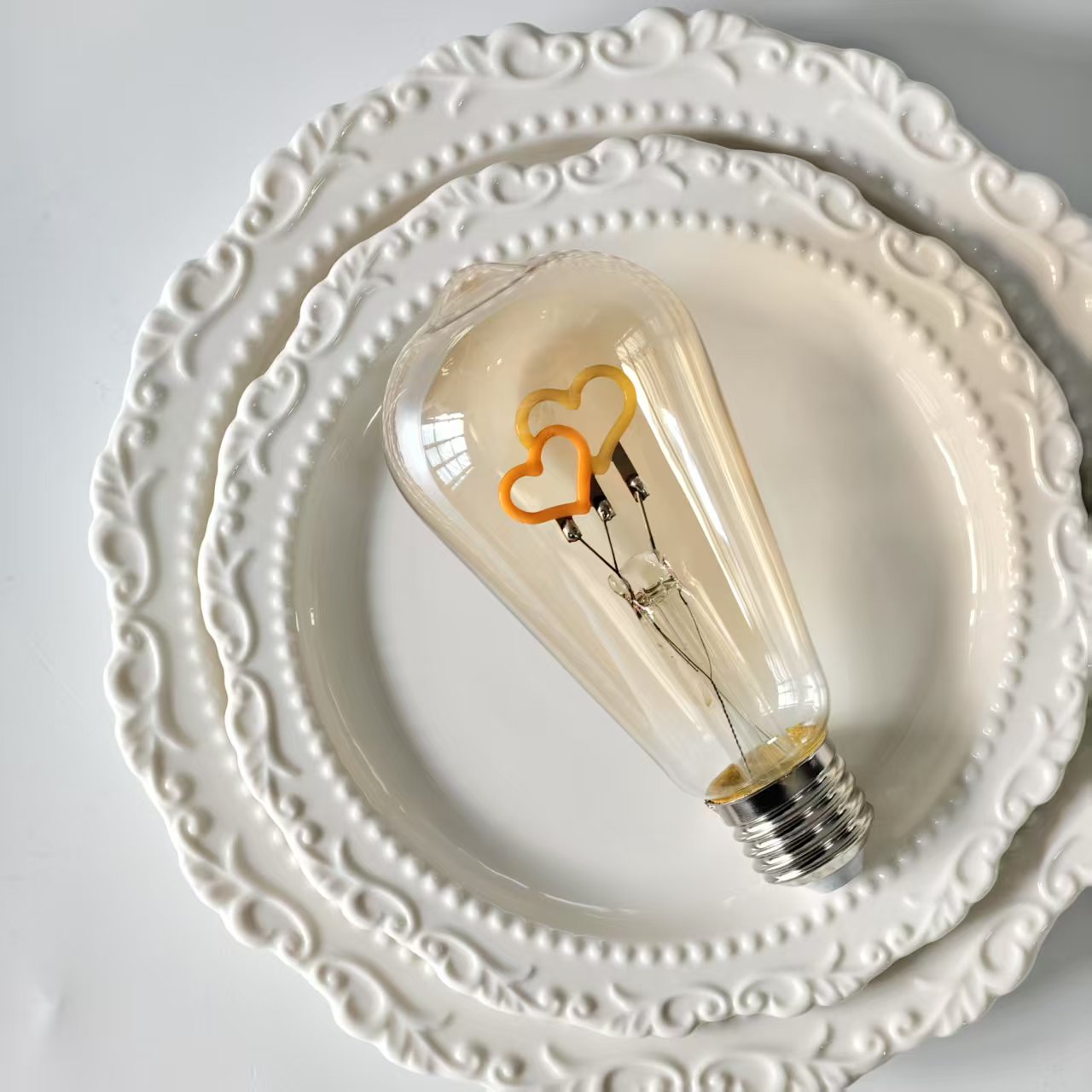 Herzförmige Docht-Glühbirne